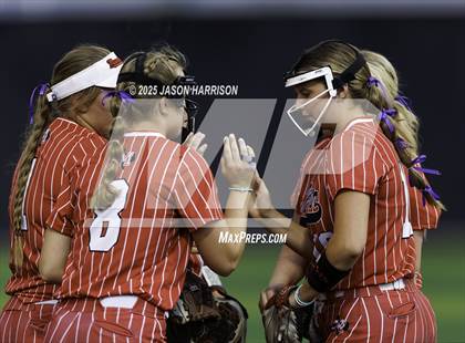 Thumbnail 2 in Sundown vs. Muenster (UIL Softball 2A Region 2 Semifinal Game 1) photogallery.