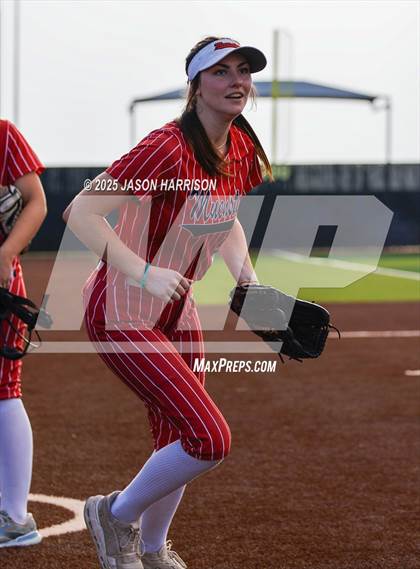 Thumbnail 3 in Sundown vs. Muenster (UIL Softball 2A Region 2 Semifinal Game 1) photogallery.