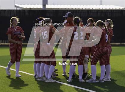 Thumbnail 1 in Sundown vs. Muenster (UIL Softball 2A Region 2 Semifinal Game 1) photogallery.