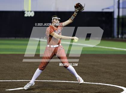 Thumbnail 2 in Sundown vs. Muenster (UIL Softball 2A Region 2 Semifinal Game 1) photogallery.