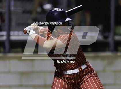 Thumbnail 2 in Sundown vs. Muenster (UIL Softball 2A Region 2 Semifinal Game 1) photogallery.
