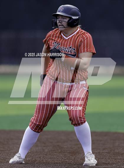 Thumbnail 2 in Sundown vs. Muenster (UIL Softball 2A Region 2 Semifinal Game 1) photogallery.
