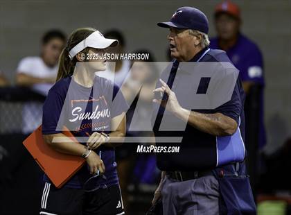 Thumbnail 3 in Sundown vs. Muenster (UIL Softball 2A Region 2 Semifinal Game 1) photogallery.