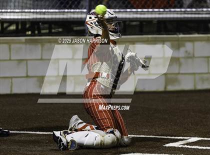 Thumbnail 2 in Sundown vs. Muenster (UIL Softball 2A Region 2 Semifinal Game 1) photogallery.