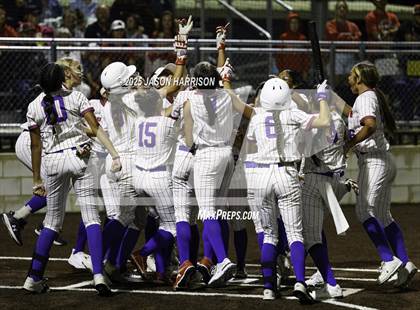 Thumbnail 3 in Sundown vs. Muenster (UIL Softball 2A Region 2 Semifinal Game 1) photogallery.