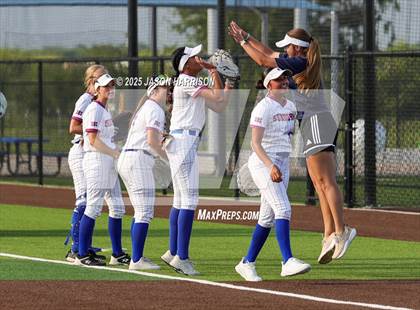 Thumbnail 1 in Sundown vs. Muenster (UIL Softball 2A Region 2 Semifinal Game 1) photogallery.