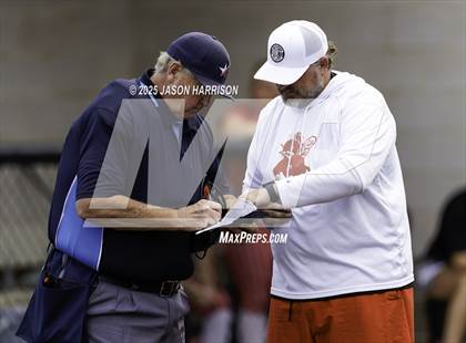Thumbnail 1 in Sundown vs. Muenster (UIL Softball 2A Region 2 Semifinal Game 1) photogallery.