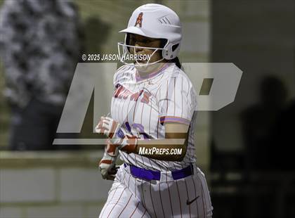 Thumbnail 1 in Sundown vs. Muenster (UIL Softball 2A Region 2 Semifinal Game 1) photogallery.