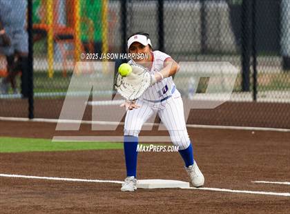 Thumbnail 3 in Sundown vs. Muenster (UIL Softball 2A Region 2 Semifinal Game 1) photogallery.