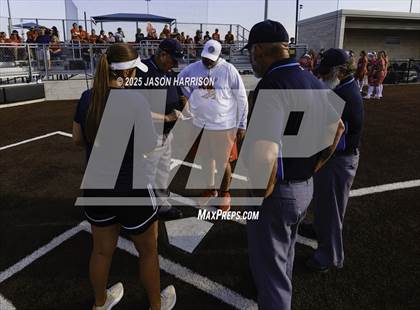 Thumbnail 2 in Sundown vs. Muenster (UIL Softball 2A Region 2 Semifinal Game 1) photogallery.