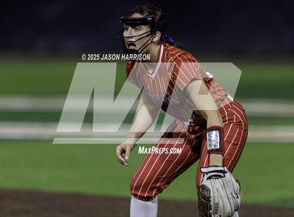 Thumbnail 2 in Sundown vs. Muenster (UIL Softball 2A Region 2 Semifinal Game 1) photogallery.
