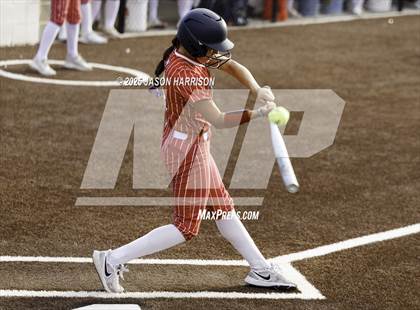 Thumbnail 1 in Sundown vs. Muenster (UIL Softball 2A Region 2 Semifinal Game 1) photogallery.