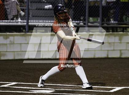 Thumbnail 3 in Sundown vs. Muenster (UIL Softball 2A Region 2 Semifinal Game 1) photogallery.