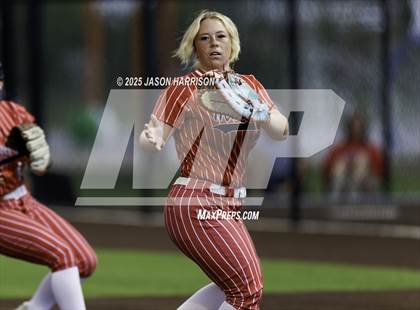 Thumbnail 1 in Sundown vs. Muenster (UIL Softball 2A Region 2 Semifinal Game 1) photogallery.