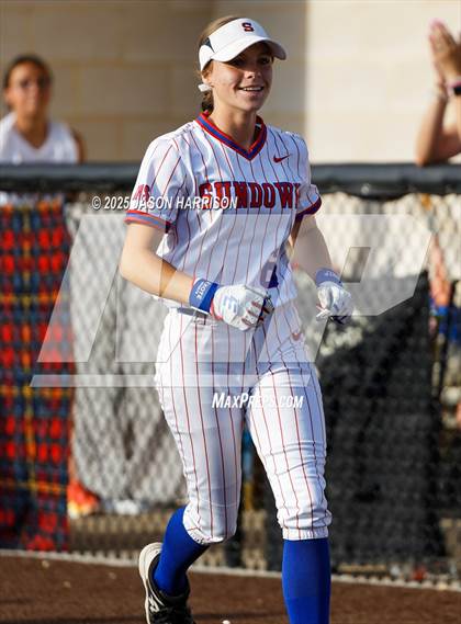 Thumbnail 1 in Sundown vs. Muenster (UIL Softball 2A Region 2 Semifinal Game 1) photogallery.