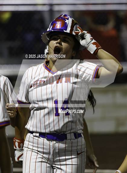 Thumbnail 2 in Sundown vs. Muenster (UIL Softball 2A Region 2 Semifinal Game 1) photogallery.