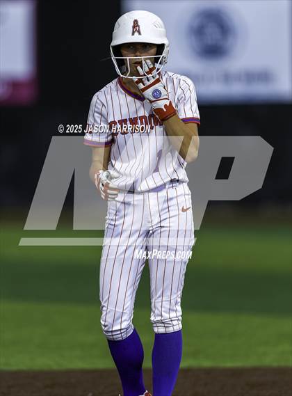 Thumbnail 3 in Sundown vs. Muenster (UIL Softball 2A Region 2 Semifinal Game 1) photogallery.