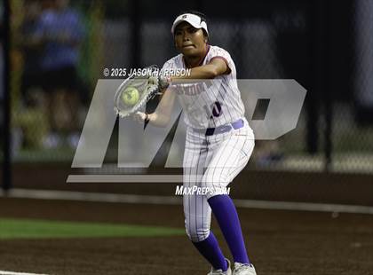 Thumbnail 2 in Sundown vs. Muenster (UIL Softball 2A Region 2 Semifinal Game 1) photogallery.