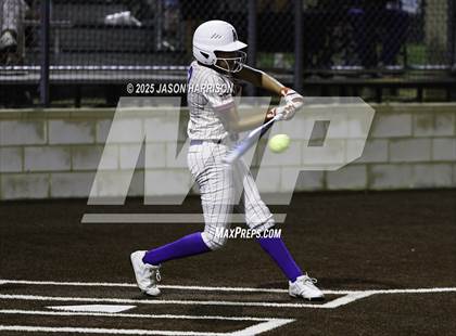 Thumbnail 2 in Sundown vs. Muenster (UIL Softball 2A Region 2 Semifinal Game 1) photogallery.