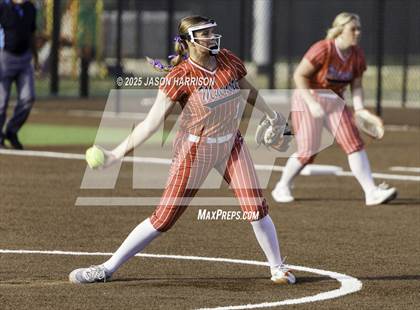 Thumbnail 2 in Sundown vs. Muenster (UIL Softball 2A Region 2 Semifinal Game 1) photogallery.