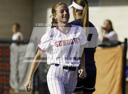 Thumbnail 2 in Sundown vs. Muenster (UIL Softball 2A Region 2 Semifinal Game 1) photogallery.