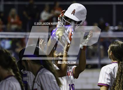 Thumbnail 1 in Sundown vs. Muenster (UIL Softball 2A Region 2 Semifinal Game 1) photogallery.