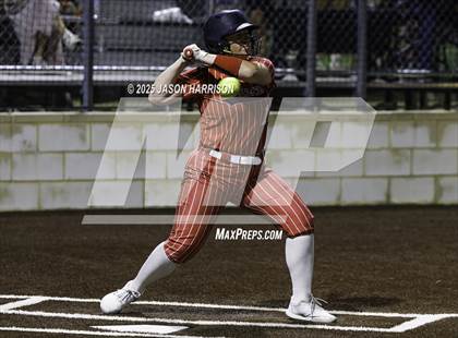 Thumbnail 3 in Sundown vs. Muenster (UIL Softball 2A Region 2 Semifinal Game 1) photogallery.
