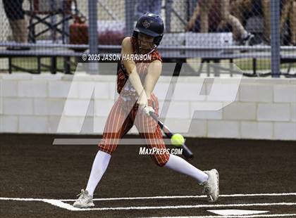 Thumbnail 1 in Sundown vs. Muenster (UIL Softball 2A Region 2 Semifinal Game 1) photogallery.
