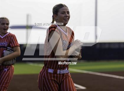 Thumbnail 1 in Sundown vs. Muenster (UIL Softball 2A Region 2 Semifinal Game 1) photogallery.