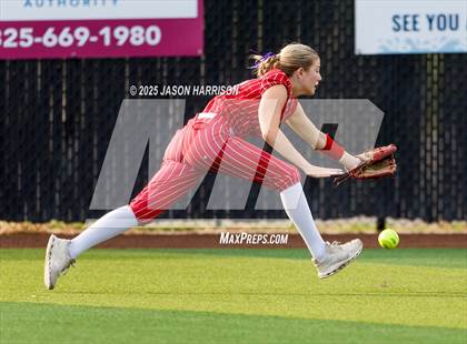Thumbnail 1 in Sundown vs. Muenster (UIL Softball 2A Region 2 Semifinal Game 1) photogallery.