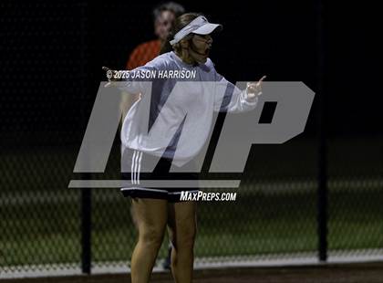 Thumbnail 3 in Sundown vs. Muenster (UIL Softball 2A Region 2 Semifinal Game 1) photogallery.
