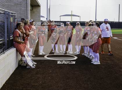 Thumbnail 1 in Sundown vs. Muenster (UIL Softball 2A Region 2 Semifinal Game 1) photogallery.
