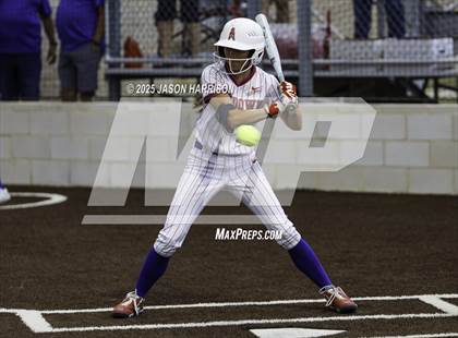 Thumbnail 3 in Sundown vs. Muenster (UIL Softball 2A Region 2 Semifinal Game 1) photogallery.