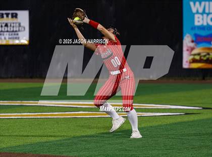 Thumbnail 1 in Sundown vs. Muenster (UIL Softball 2A Region 2 Semifinal Game 1) photogallery.