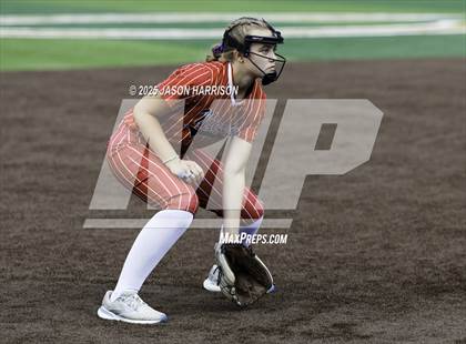 Thumbnail 2 in Sundown vs. Muenster (UIL Softball 2A Region 2 Semifinal Game 1) photogallery.