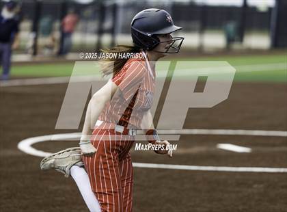 Thumbnail 1 in Sundown vs. Muenster (UIL Softball 2A Region 2 Semifinal Game 1) photogallery.