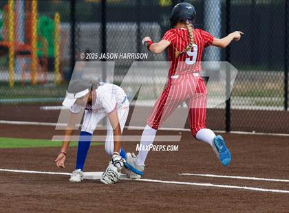 Thumbnail 1 in Sundown vs. Muenster (UIL Softball 2A Region 2 Semifinal Game 1) photogallery.