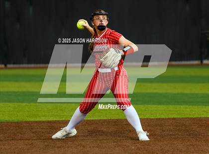 Thumbnail 3 in Sundown vs. Muenster (UIL Softball 2A Region 2 Semifinal Game 1) photogallery.