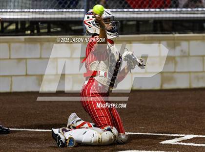 Thumbnail 3 in Sundown vs. Muenster (UIL Softball 2A Region 2 Semifinal Game 1) photogallery.