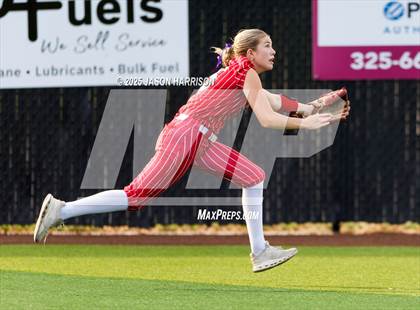 Thumbnail 2 in Sundown vs. Muenster (UIL Softball 2A Region 2 Semifinal Game 1) photogallery.