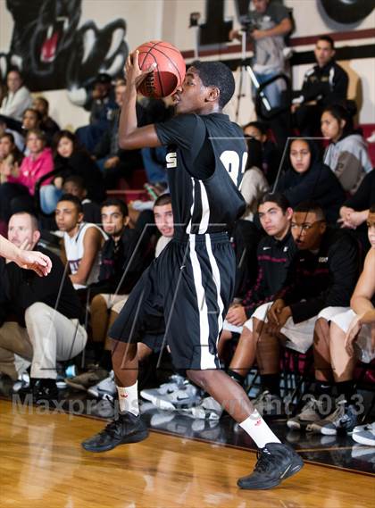 Thumbnail 2 in Enochs @ Modesto photogallery.