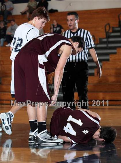 Thumbnail 3 in Flintridge Prep vs. Simi Valley (Falcon Classic) photogallery.