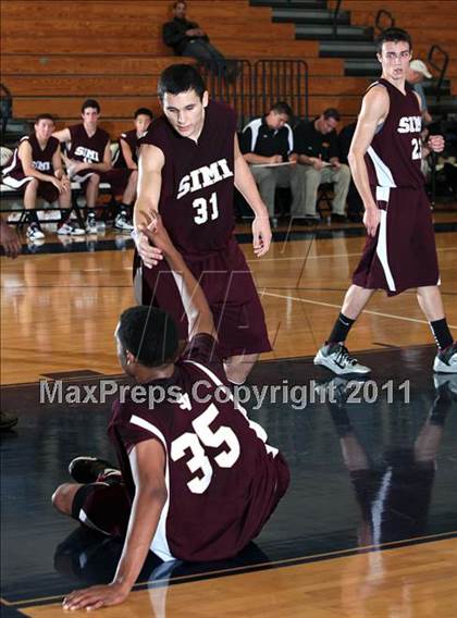 Thumbnail 3 in Flintridge Prep vs. Simi Valley (Falcon Classic) photogallery.