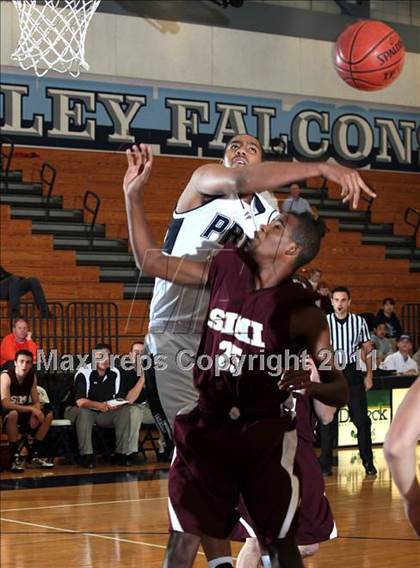 Thumbnail 3 in Flintridge Prep vs. Simi Valley (Falcon Classic) photogallery.