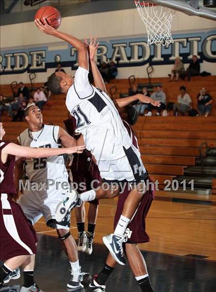 Thumbnail 3 in Flintridge Prep vs. Simi Valley (Falcon Classic) photogallery.