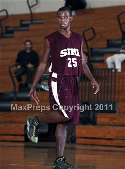 Thumbnail 2 in Flintridge Prep vs. Simi Valley (Falcon Classic) photogallery.