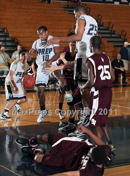 Thumbnail 2 in Flintridge Prep vs. Simi Valley (Falcon Classic) photogallery.