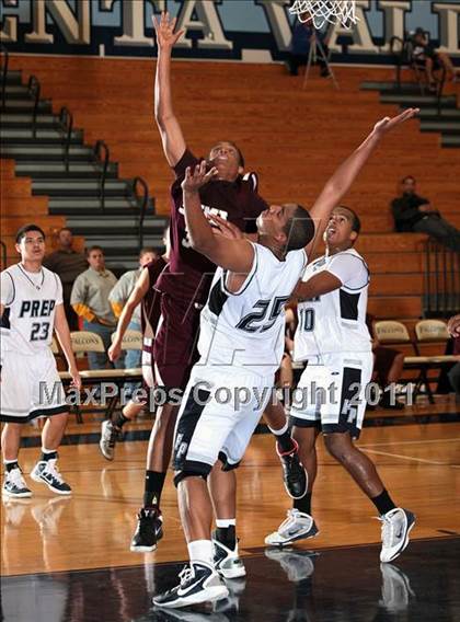 Thumbnail 3 in Flintridge Prep vs. Simi Valley (Falcon Classic) photogallery.