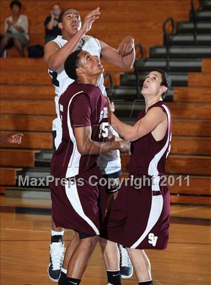 Thumbnail 3 in Flintridge Prep vs. Simi Valley (Falcon Classic) photogallery.