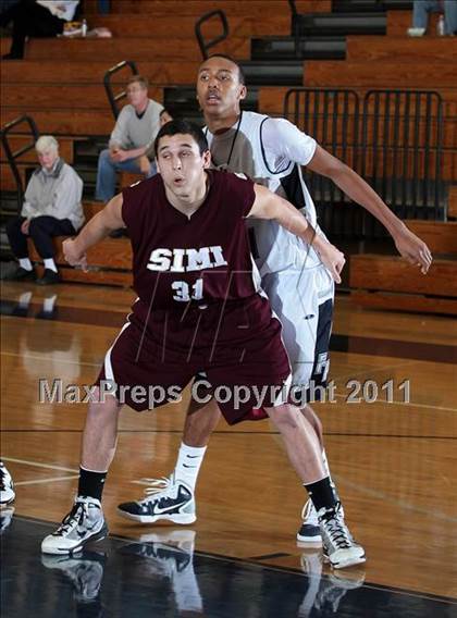 Thumbnail 3 in Flintridge Prep vs. Simi Valley (Falcon Classic) photogallery.